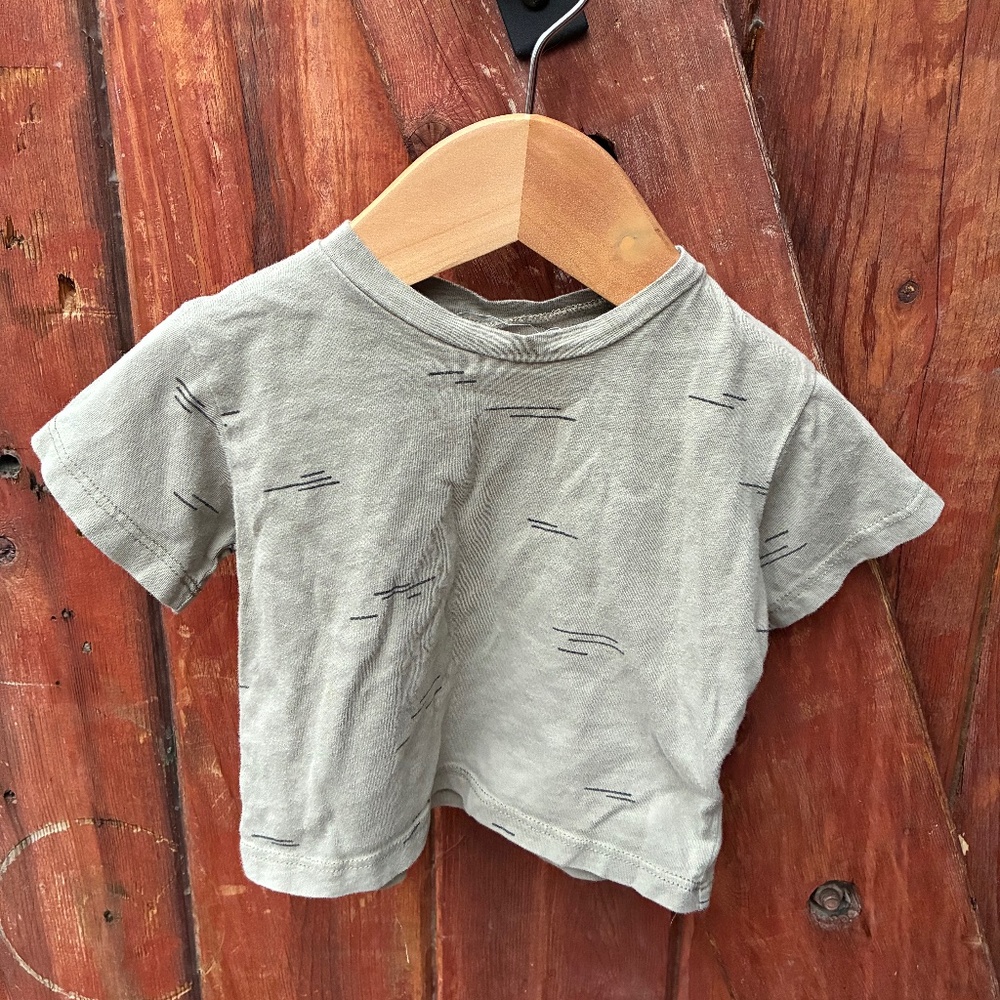 Go gently nation green tee size 3-6 months (runs large)